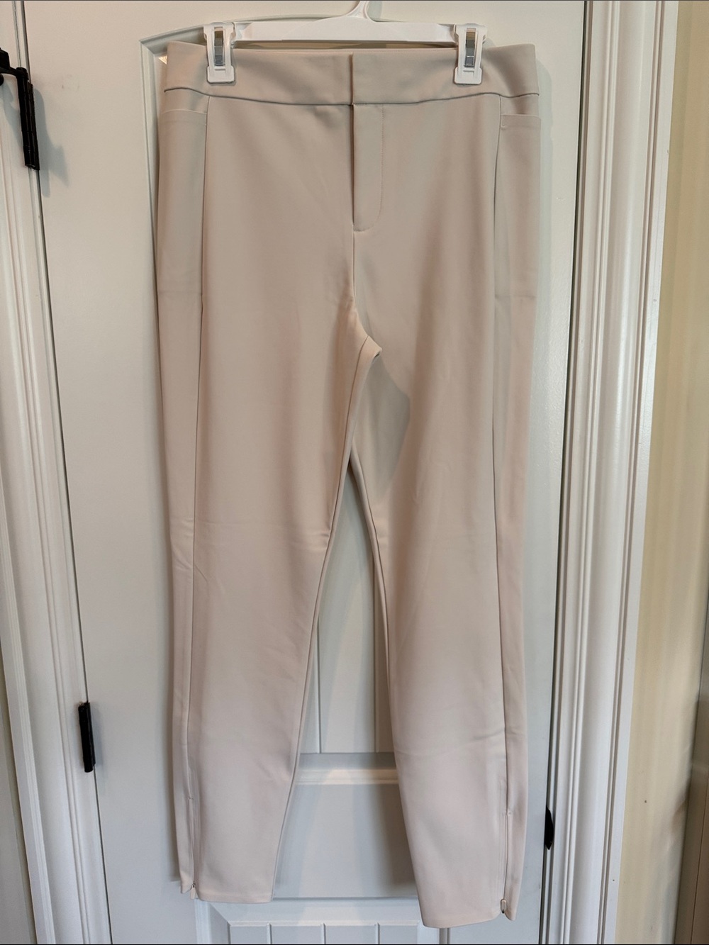 Athleta Stellar Tight Leggings Pants 10 Tall Cream High Rise Ankle Zip Pocket